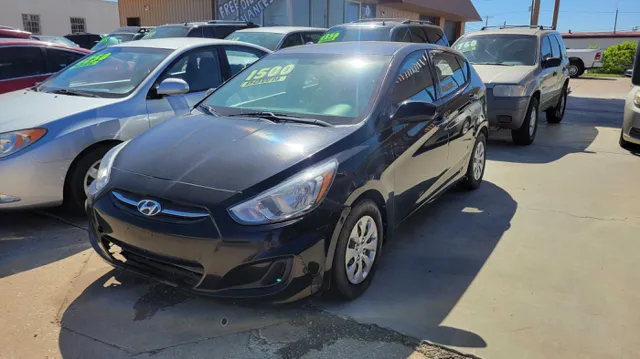 2016 Hyundai Accent SE's photo