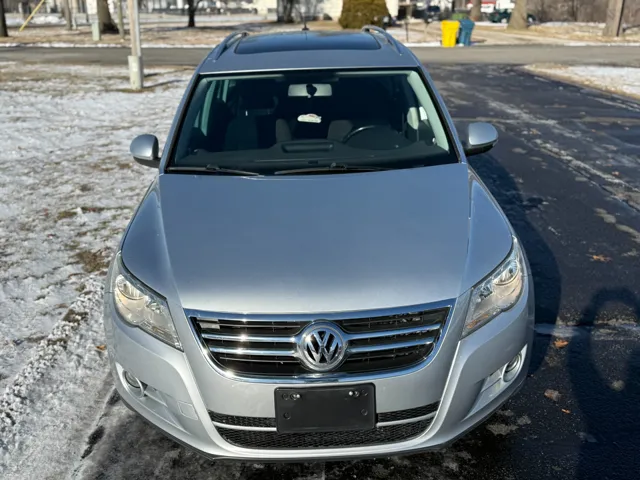 2010 Volkswagen Tiguan SEL - Photo 3