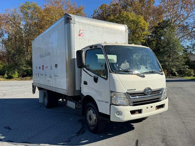 2015 Hino 195 Box truck
