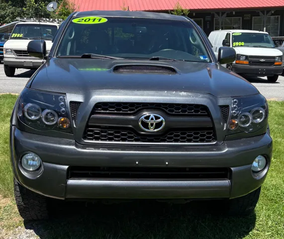 2011 Toyota Tacoma Base - Photo 2