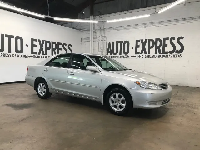 2005 Toyota Camry LE 5AT's photo