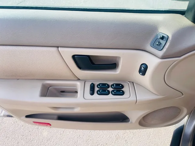 2003 Ford Taurus SES - Photo 9