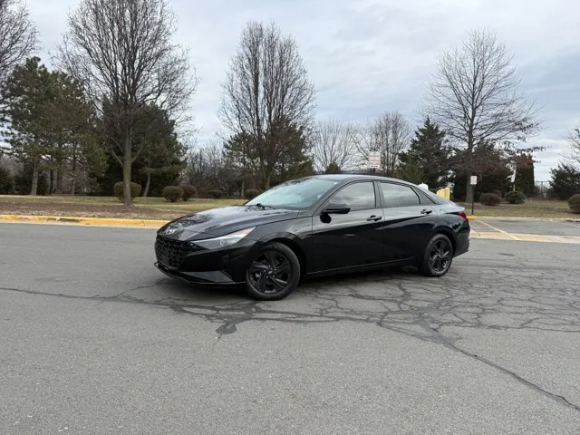 2021 Hyundai Elantra SEL's photo