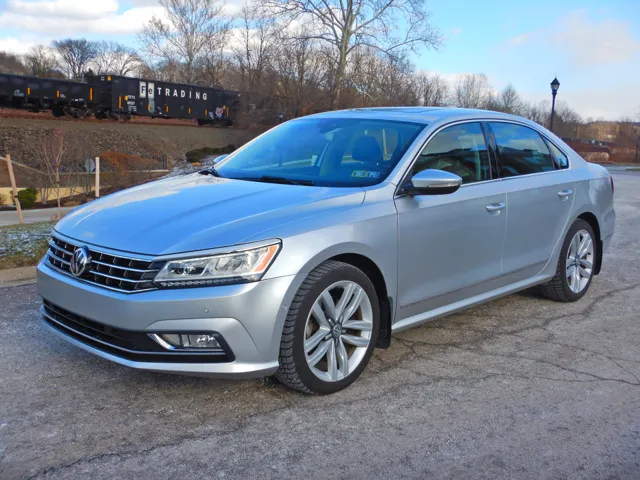 2017 Volkswagen Passat SEL Premium