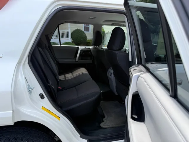 2011 Toyota 4Runner SR5 - Photo 8