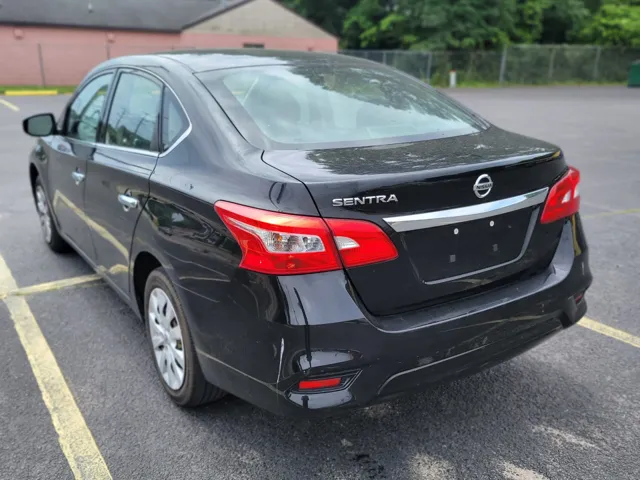 2018 Nissan Sentra S photo 4