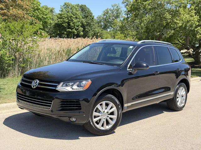 2014 Volkswagen Touareg's photo