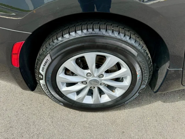 2018 Chrysler Pacifica Touring L - Photo 13