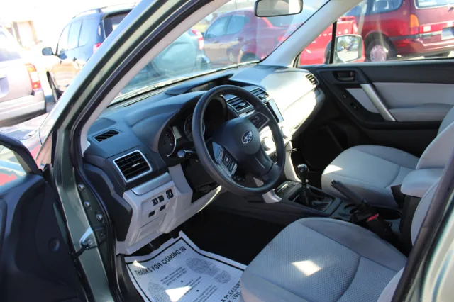 2016 Subaru Forester 2.5i photo 4