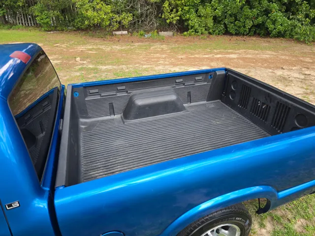 2000 Chevrolet S-10 LS - Photo 6