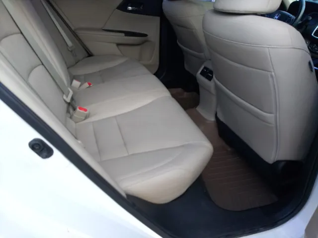 2016 Honda Accord EX-L - Photo 16