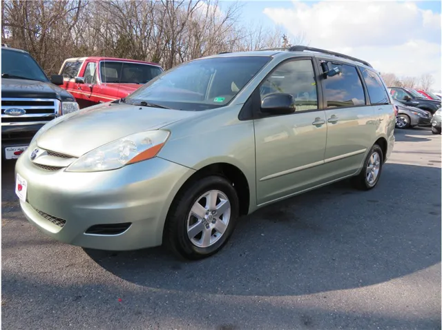 2006 Toyota Sienna LE's photo