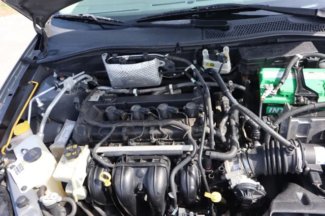 2010 Ford Focus SE - Photo 17