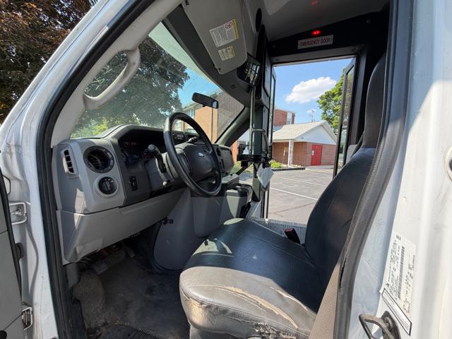 2013 Ford Econoline E450 Shuttle Bus