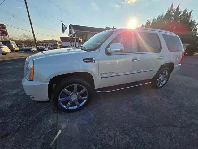 2008 Cadillac Escalade Base's photo
