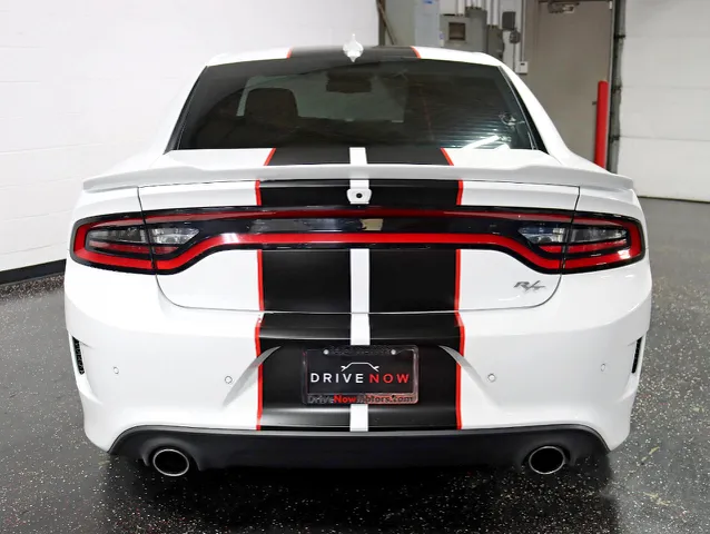 2023 Dodge Charger R/T photo 12