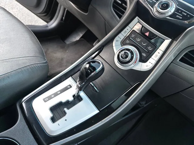 2012 Hyundai Elantra Limited - Photo 36