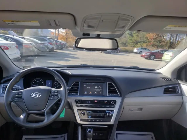 2016 Hyundai Sonata SE - Photo 9