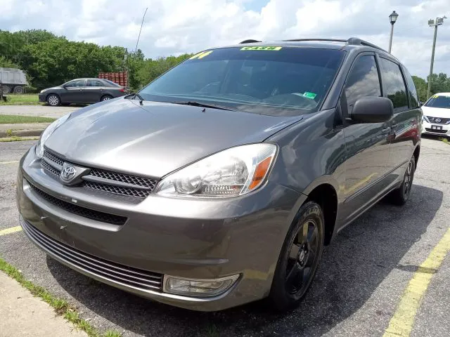 2004 Toyota Sienna CE