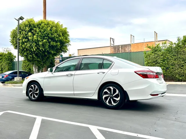 2017 Honda Accord EX - Photo 18