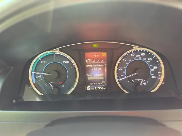 2016 Toyota Camry XLE Hybrid - Photo 36