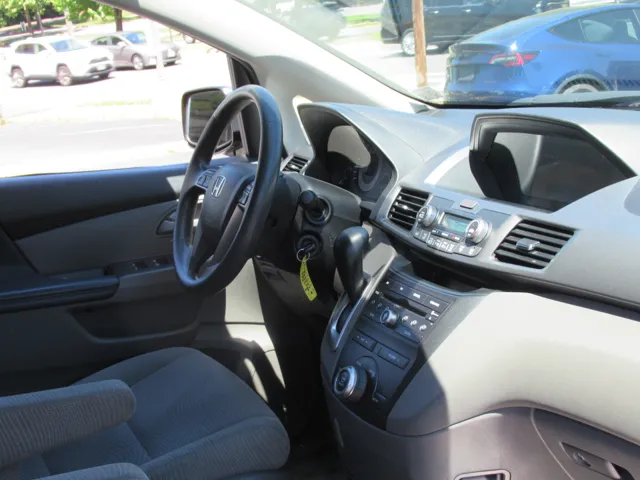 2013 Honda Odyssey LX - Photo 26