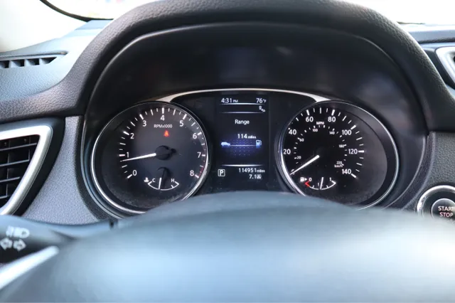 2016 Nissan Rogue SV AWD photo 15