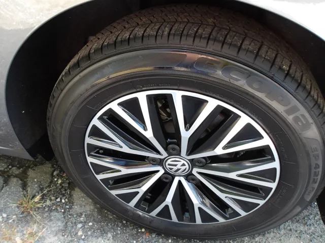 2020 Volkswagen Jetta SE R-Line photo 11