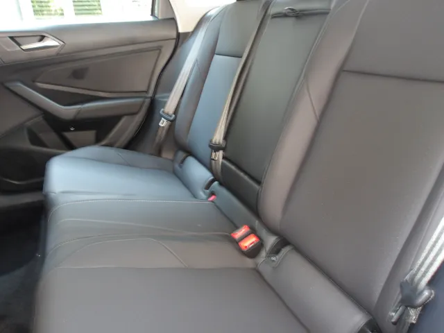 2020 Volkswagen Jetta SE R-Line photo 6
