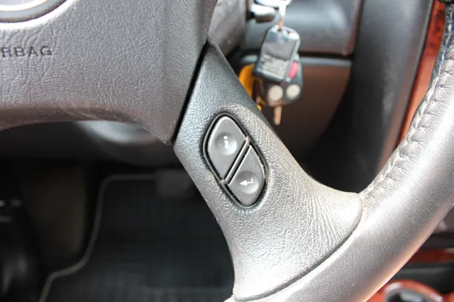 2008 GMC Envoy Denali - Photo 34