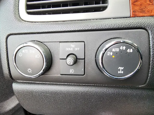 2011 Chevrolet Tahoe LT photo 27