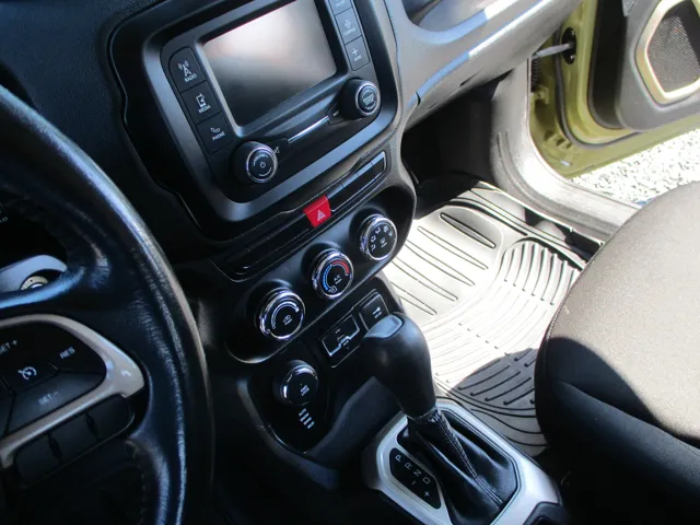 2015 Jeep Renegade Latitude - Photo 9