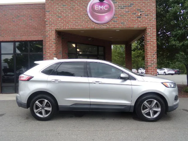 2019 Ford Edge SEL's photo