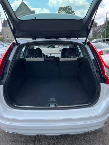 2017 Volvo XC60 T5 Dynamic - Photo 18