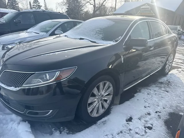2015 Lincoln MKS Base's photo