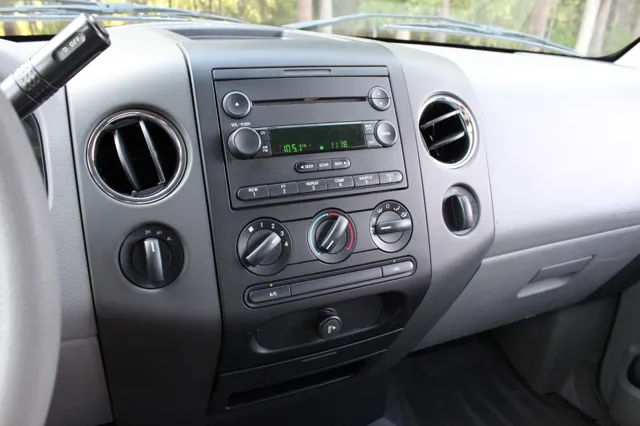 2004 Ford F-150 XLT - Photo 31