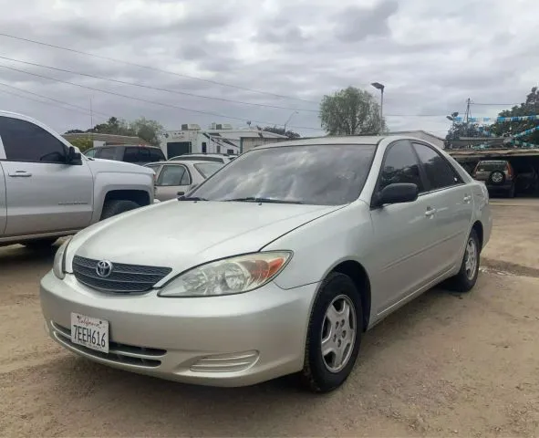 2002 Toyota Camry LE's photo