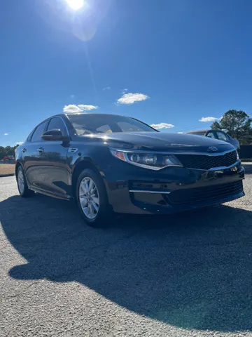 2016 Kia Optima LX's photo