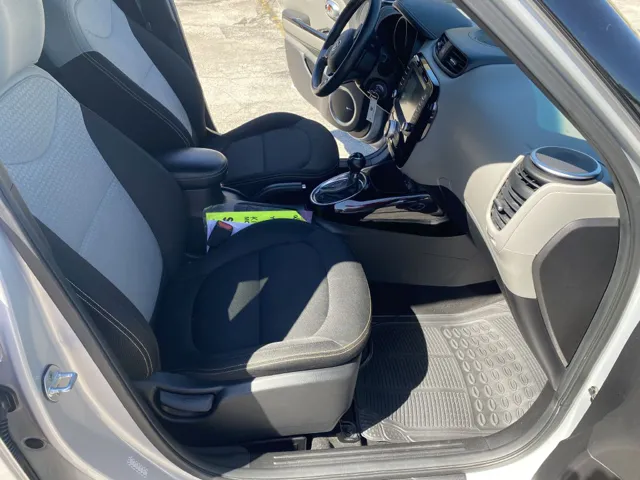 2015 Kia Soul + - Photo 13