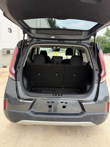 2023 Kia Soul LX - Photo 10