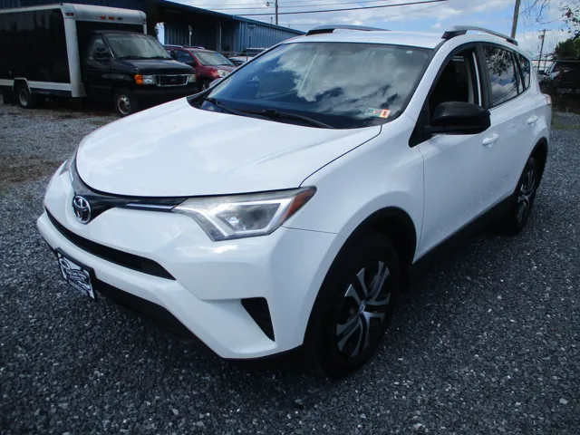 2016 Toyota RAV4 LE AWD's photo
