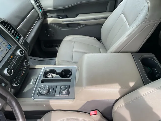 2018 Ford Expedition MAX XLT photo 16