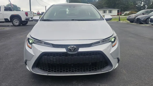 2022 Toyota Corolla LE - Photo 2