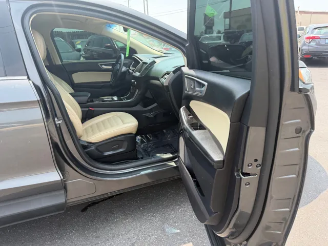 2020 Ford Edge SEL - Photo 16