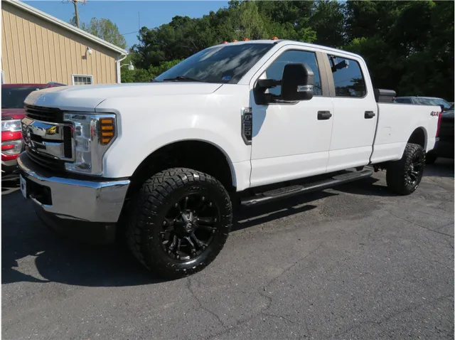 2019 Ford F-250 XL 4x4 Crew Cab 8' Box's photo