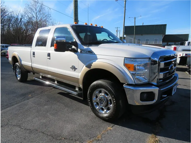2014 Ford F-350 Super Duty Lariat's photo