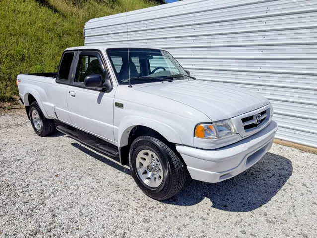 2002 Mazda B-Series's photo
