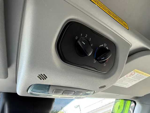 2016 Ford Transit XL - Photo 20