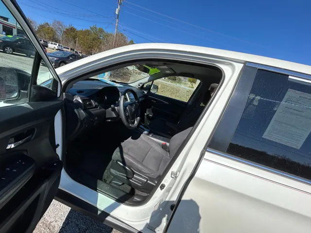 2017 Honda Pilot LX - Photo 10