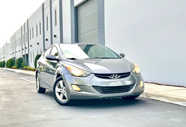 2012 Hyundai Elantra's photo